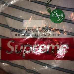 Supreme Scatter Ringer Tee Size L